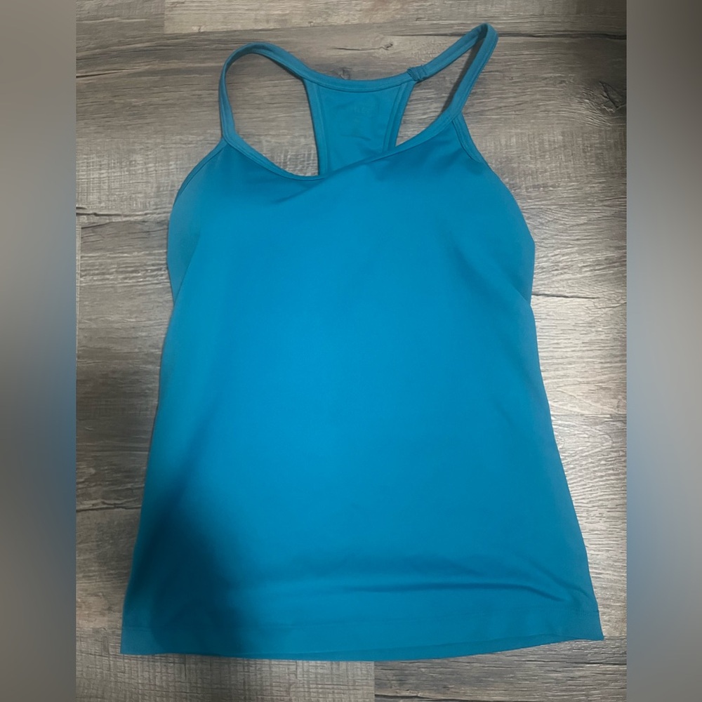 Athleta tank w built in bra!